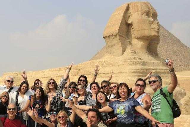 ضربة كبيرة .. «الوزراء» يعقب على توقف السياحة الأوكرانية والروسية