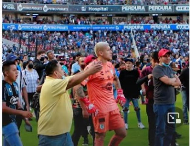 إصابة 22 شخصًا في مباراة بالدوري المكسيكي «فيديو»