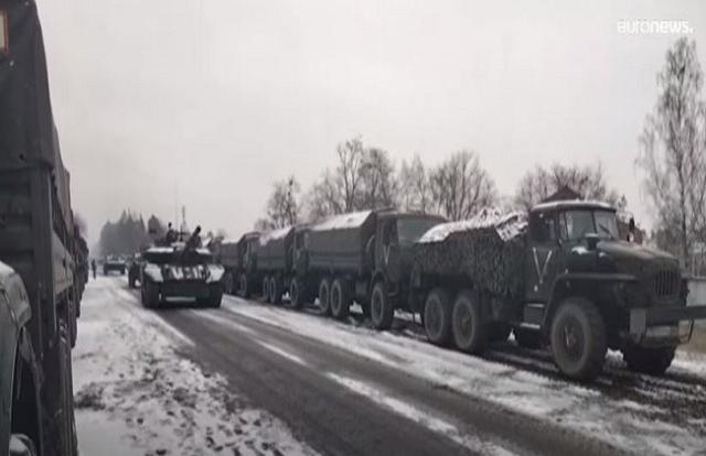 الدفاع الروسية تنشر فيديو لتقدم كتيبة دبابات نحو العاصمة الأوكرانية