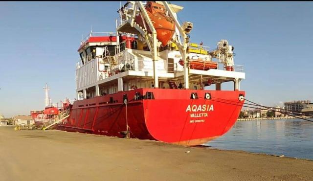 شحن 3060 طن صودا كاوية من موانئ بورسعيد