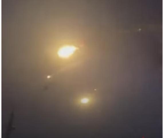 طائرة روسية مشتعلة في فضاء خاركيف الأوكرانية «فيديو»