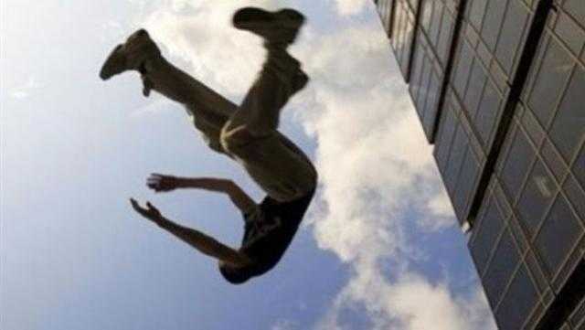 مصرع شاب سقط من أعلى عقار في بولاق الدكرور