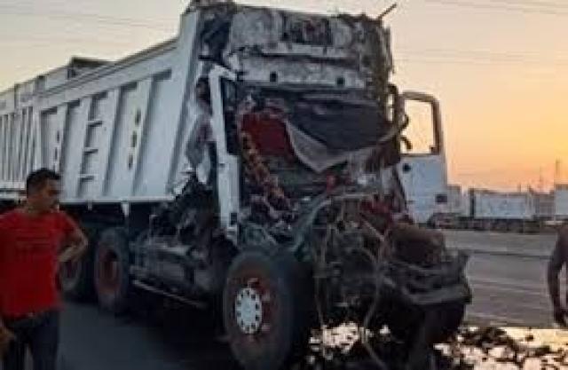 وفاة شخص وإصابة 5 آخرين في حادث تصادم بين سيارتي نقل بالطريق الزراعى بأطفيح