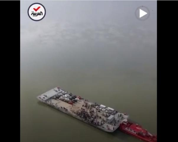 «على متن عبّارة».. هروب اللاجئين الأوكرانيين إلى رومانيا «فيديو»