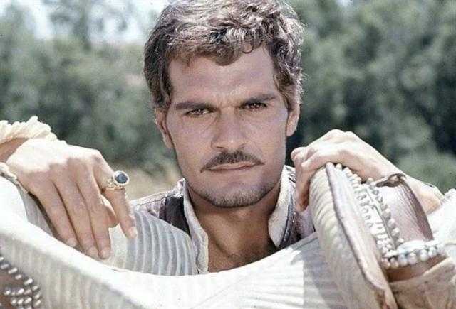 تكشف تفاصيل لم يسبق عرضها.. مذكرات عمر الشريف في مسلسل درامي