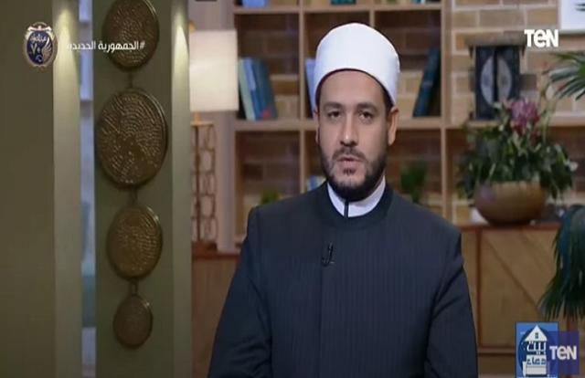 عالم أزهري يكشف حكم عمل المرأة «فيديو»