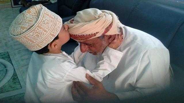 بر الوالدين.. أحب الأعمال إلى الله ووصية الرسول ﷺ