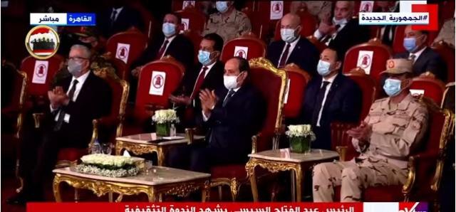 «في أعلى منزلة».. السيسي يشاهد فقرات عن مكانة الشهداء