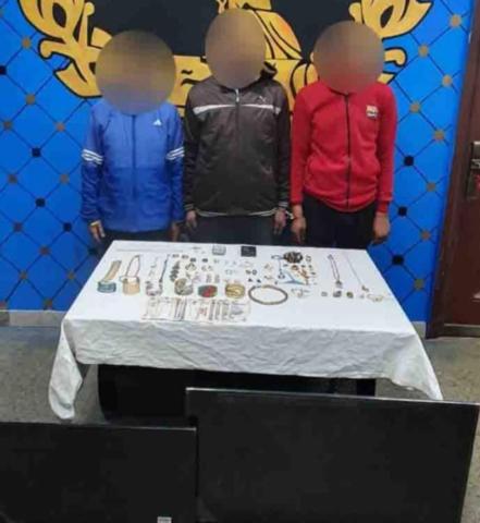 القبض على 3 أشخاص سرقوا مشغولات ذهبية من شقة بمصر القديمة