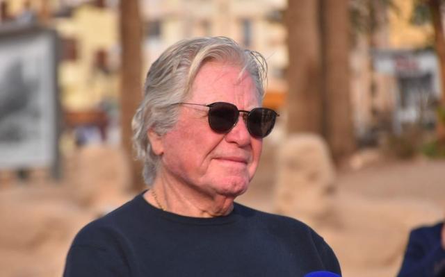 مهرجان الأقصر للسينما الإفريقية يعلن انضمام حسين فهمي للجنة العليا للمهرجان
