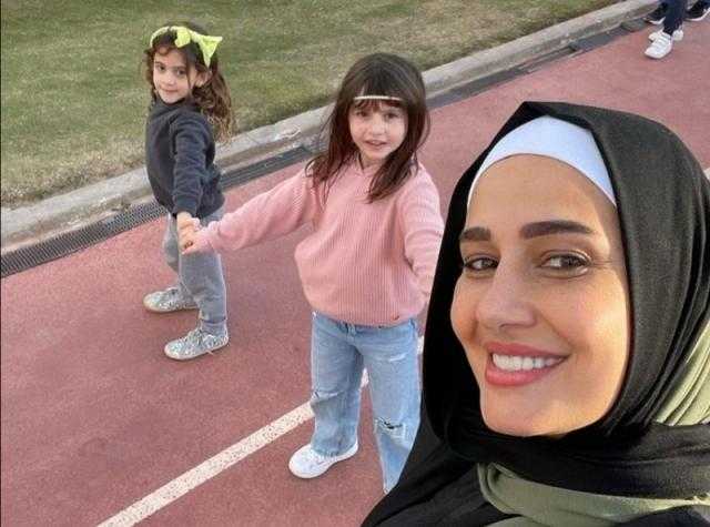 شاهد.. حلا شيحة تخطف الأنظار في أحدث ظهور برفقة ابنتها