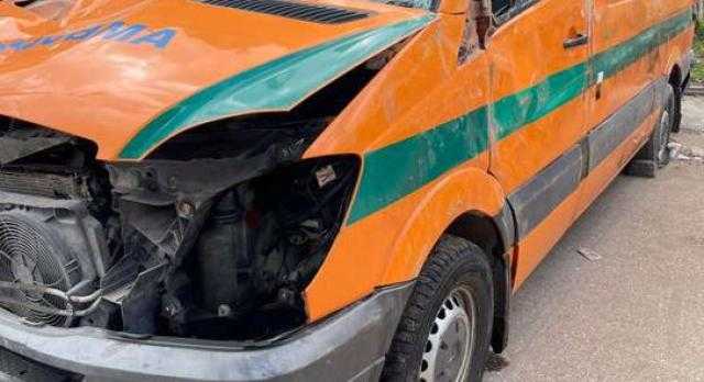إصابة 7 عمال بعد اصطدام سيارتهم بسيارة إسعاف تحمل ضحايا حادث مرورى آخر بأكتوبر