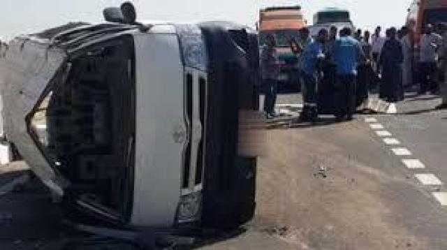 بالأسماء.. إصابة 5 أشخاص في حادث انقلاب ميكروباص بالعياط