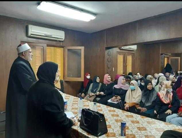 «واعظات الأزهر» يبدأن برنامجًا دعويًا للطالبات الوافدات بمدينة البعوث الإسلامية