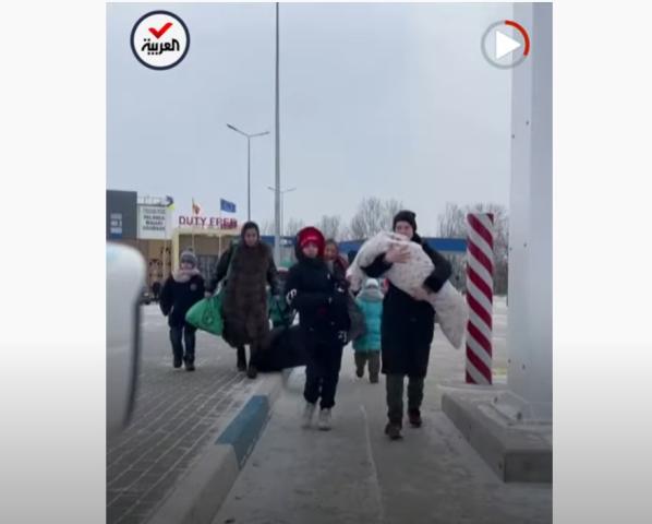 8 تحت الصفر.. مشاهد مؤثرة للاجئين أوكرانيين يرتعدون من البرد «فيديو»