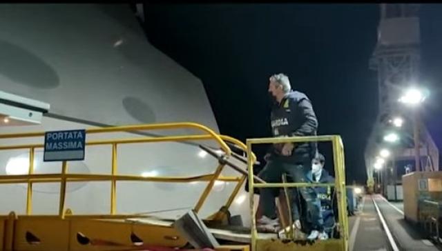 شاهد.. إيطاليا تصادر يختًا فاخرًا سعره 530 مليون يورو لملياردير روسي