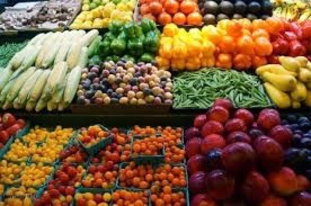 هل تنخفض أسعار الخضروات والفاكهة قبل شهر رمضان ؟.. نقيب الفلاحين يجيب |خاص