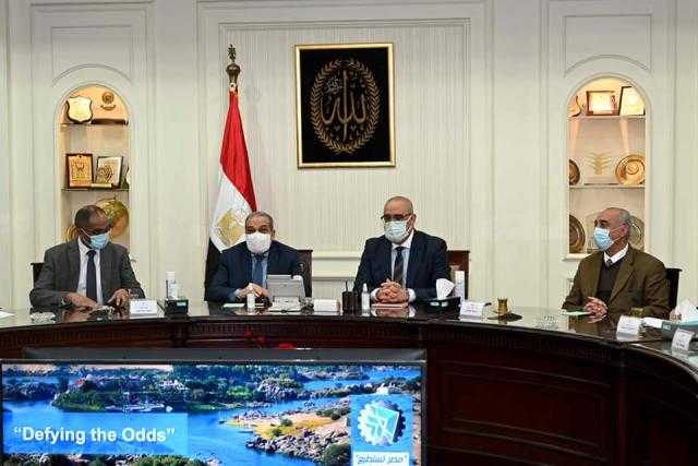 وزيرا الإسكان والإنتاج الحربي يستعرضان التقنية المستخدمة في معالجة مياه الصرف