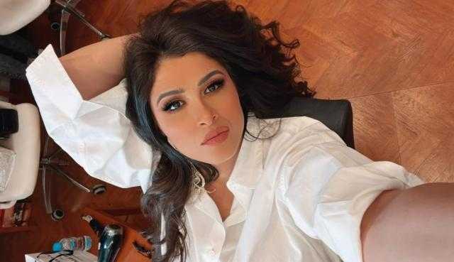 «أيقونة البهجة».. إشادات جماهيرية بإطلالة ياسمين عبد العزيز في أحدث ظهور