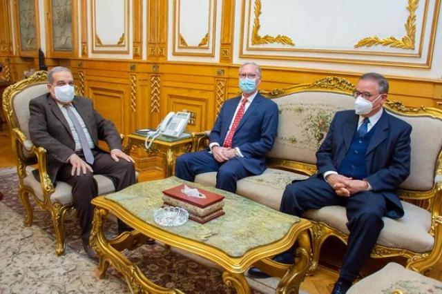وزير الإنتاج الحلابي خلال اللقاء 