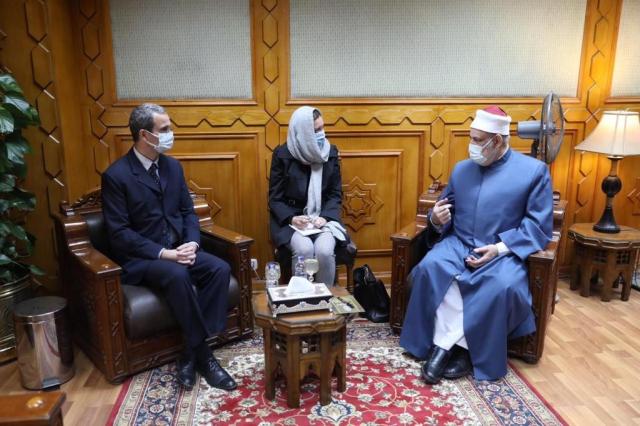 وكيل الأزهر يستقبل رئيس بعثة اللجنة الدولية للصليب الأحمر