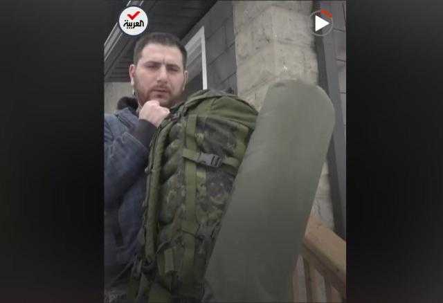 «حزم أمتعته وودع عائلته».. كندي من أصل أوكراني يسافر للدفاع عن بلده «فيديو»