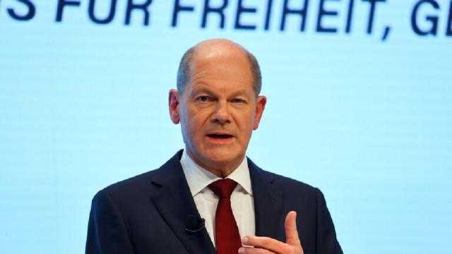 المستشار الألماني يُدافع عن إنهاء معظم تدابير مكافحة كورونا