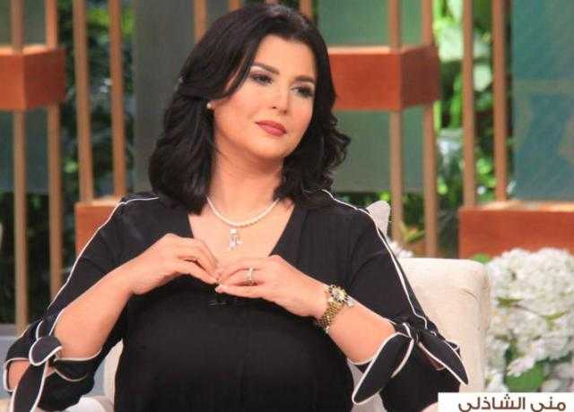 «منى الشاذلي» تدعو وتبتهل في ليلة النصف من شعبان - فيديو