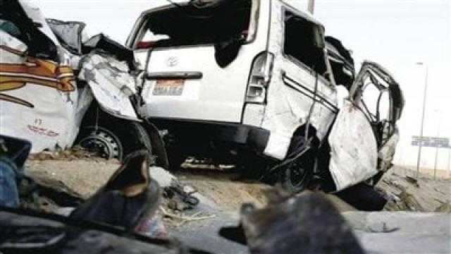 إصابة شخصين في انقلاب سيارة بجوار  محطة بنزين بقنا