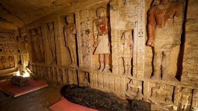 تفاصيل أضخم كشف أثري في سقارة «فيديو»