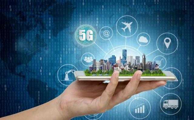 «يسبب الاكتئاب».. استشاري نفسي تحذر من الإفراط في تعرض الأطفال للهواتف (فيديو)