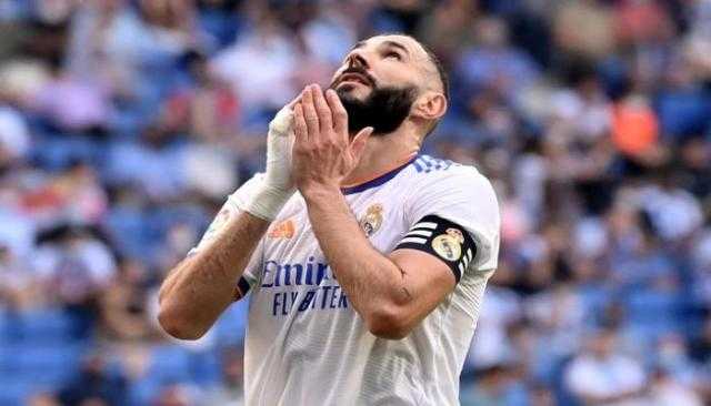 «بنزيما» يكشف تفاصيل أزمة كبيرة في ريال مدريد