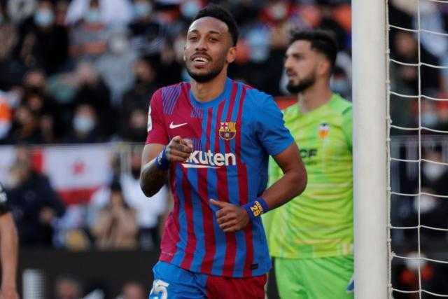 كلاسيكو الأرض| «أوباميونج» يقود هجوم برشلونة أمام ريال مدريد