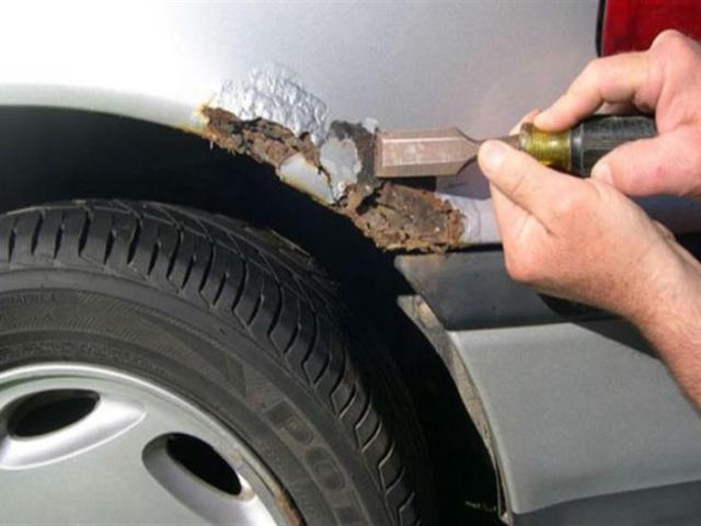 خطوات يجب اتباعها لإزالة الصدأ من السيارة