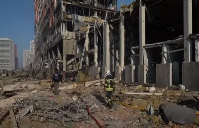 صور صادمة لآثار الدمار في العاصمة الأوكرانية كييف «فيديو»