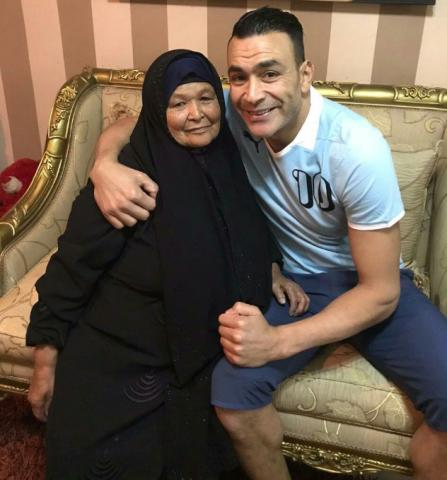في عيد الأم.. الحضري يوجه رسالة مؤثرة لوالدته