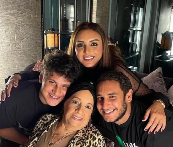 بكلمات رقيقة هكذا احتفلت أنغام مع جمهورها بعيد الأم