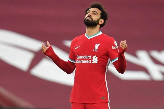 السيدة العجوز تحلم بالتعاقد مع «صلاح»