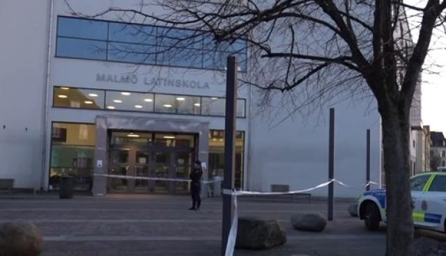 سب وقذف بحفل تخرج طلاب تجارة حلوان  «فيديو»