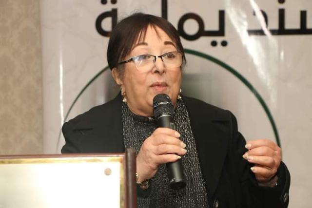 الفنانة سميرة عبد العزير