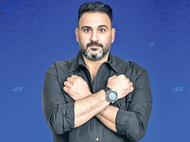 أكرم حسني يروج لمسلسله الجديد مكتوب عليا