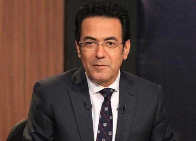 وصول الإعلامي خيري رمضان لحضور محاكمة محمد الأمين