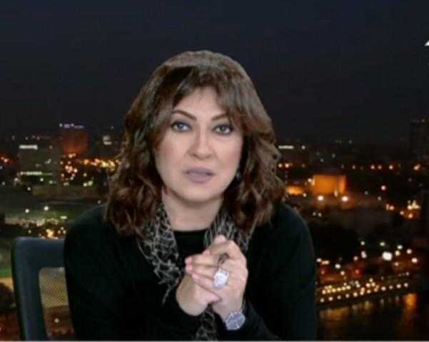 عزة مصطفى: «المرأة المصرية تستطيع المرور من الأزمات»