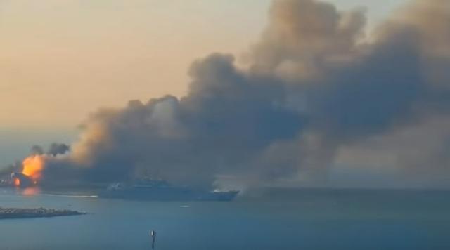 شاهد.. قصف باخرة روسية في أوكرانيا
