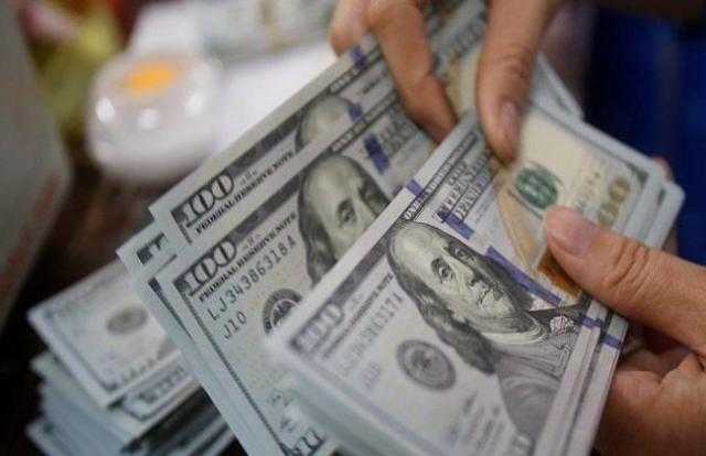 «أمر طبيعي» خبير اقتصادي يُعلق على تحريك الجنيه أمام الدولار