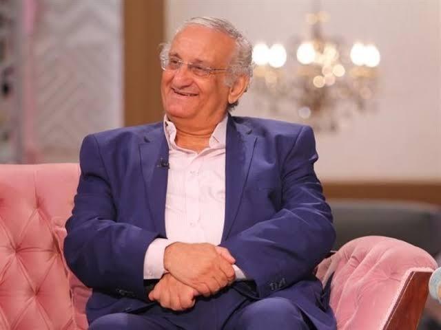 وصول جثمان أحمد حلاوة لتشييعه إلى مثواه الأخير| صور
