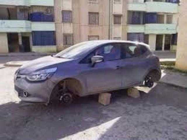 ضبط عصابة تخصصت في سرقة إطارات السيارات بالجيزة