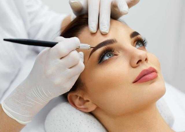 مفتي الجمهورية يوضِّح حكم تجميل الحاجبين باستخدام «المايكرو بليدنج»