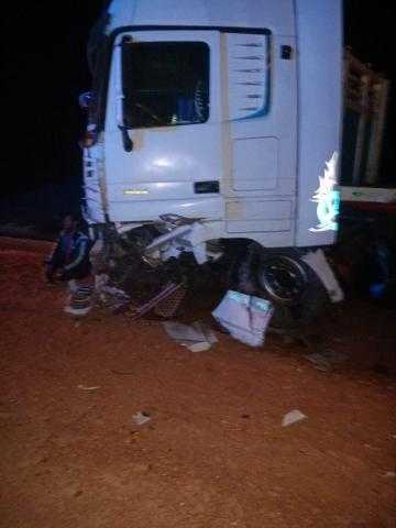 إصابة 3 أشخاص في حادث تصادم سيارتين بطريق الواحات البحرية