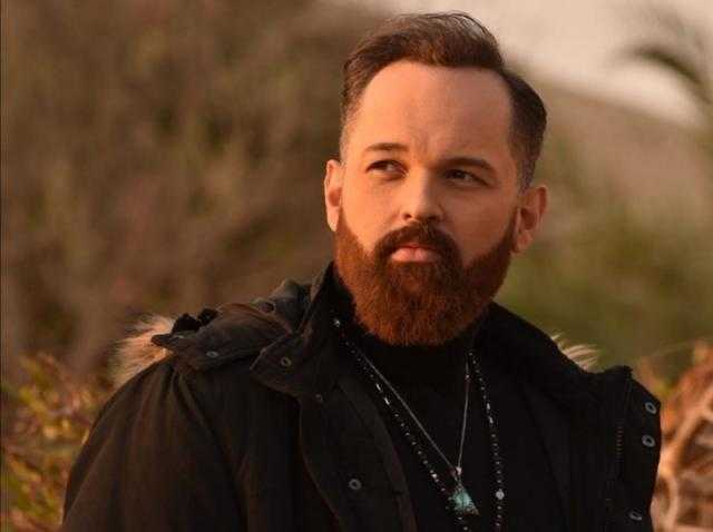 محمد محمود عبد العزيز يكشف عن شخصيته في «ملف سري»
